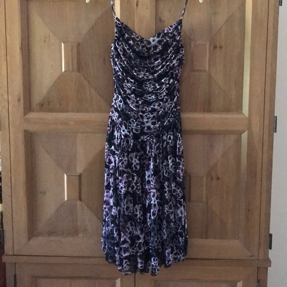 Diane von Furstenberg Low Back 💯% Silk Dress - Picture 4 of 5